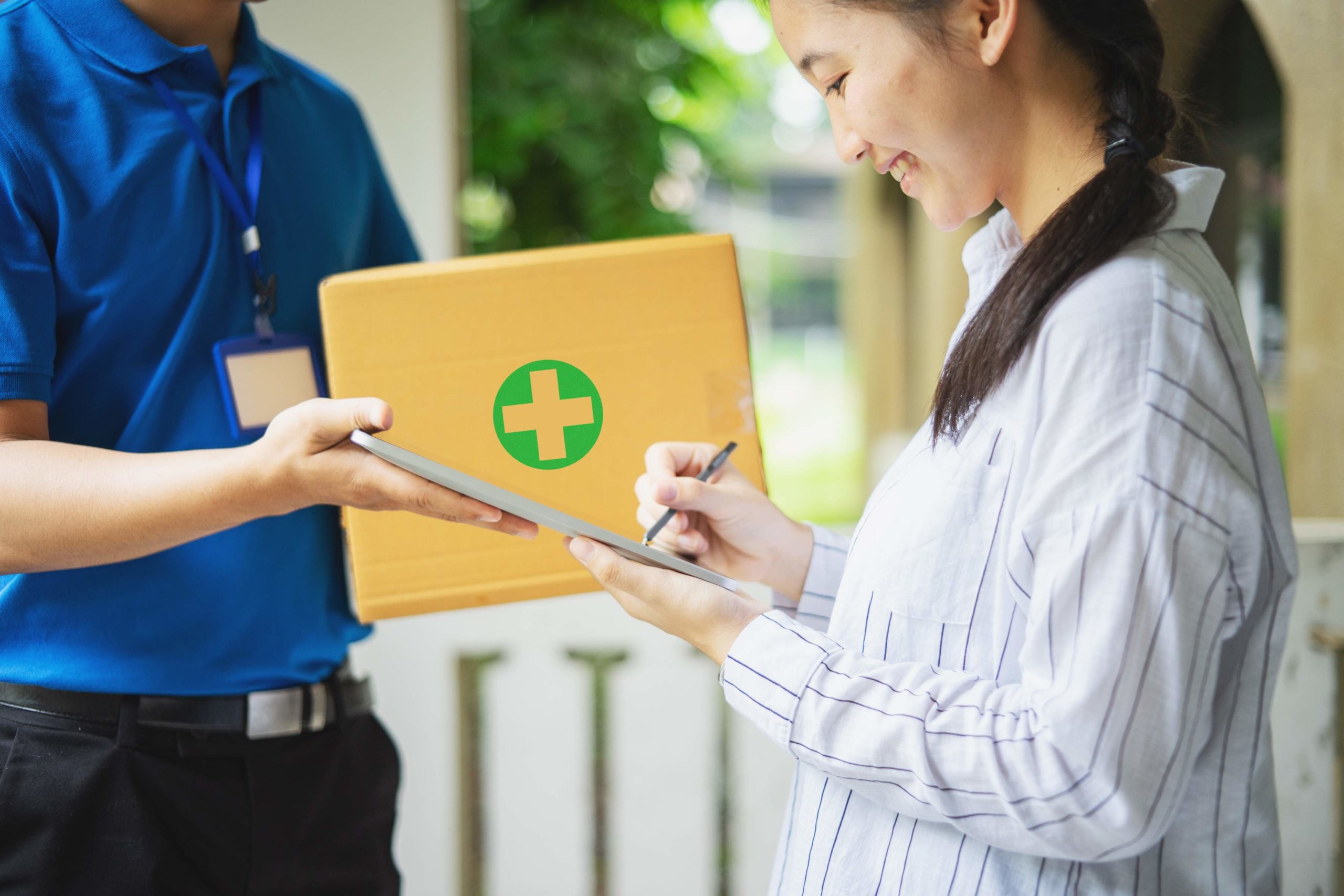 medical-courier-scaled